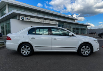Подержанный автомобиль Skoda Superb Liftback 2013 года (4 фото)