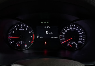 Подержанный автомобиль Kia Optima Sedan 2019 года (16 фото)