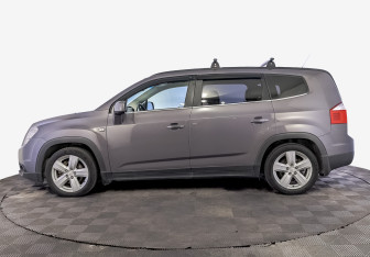 Подержанный автомобиль Chevrolet Orlando 2012 года (8 фото)