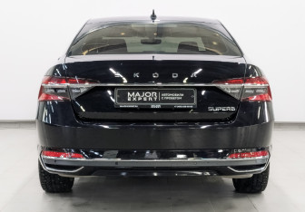 Подержанный автомобиль Skoda Superb Liftback 2025 года (7 фото)