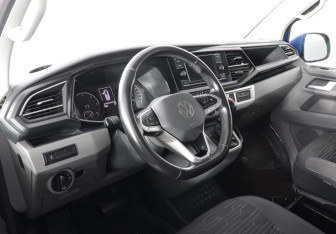 Подержанный автомобиль Volkswagen Caravelle 2020 года (7 фото)