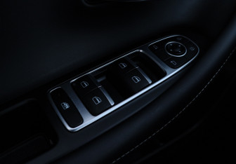 Подержанный автомобиль Chery Arrizo 8 2024 года (17 фото)