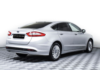 Подержанный автомобиль Ford Mondeo Sedan 2015 года (5 фото)