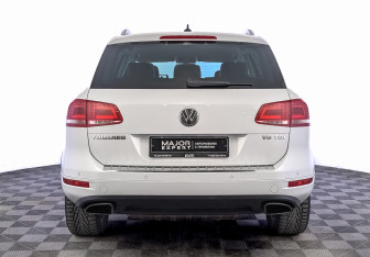Подержанный автомобиль Volkswagen Touareg 2012 года (6 фото)