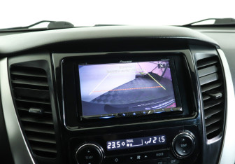 Подержанный автомобиль Mitsubishi Pajero Sport 2017 года (20 фото)