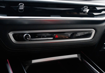 Подержанный автомобиль BMW X7 2023 года (29 фото)