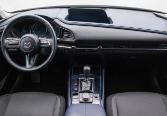 Подержанный автомобиль Mazda CX-30 2020 года (13 фото)