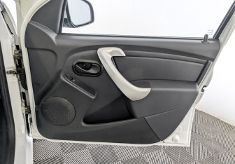 Подержанный автомобиль LADA (ВАЗ) Largus Wagon 2021 года (24 фото)