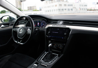 Подержанный автомобиль Volkswagen Arteon 2019 года (14 фото)