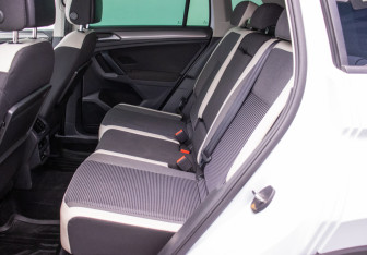 Подержанный автомобиль Volkswagen Tiguan 2019 года (11 фото)