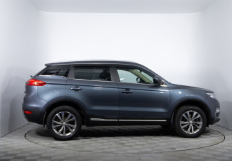 Подержанный автомобиль Geely Atlas 2021 года (4 фото)