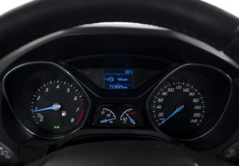 Подержанный автомобиль Ford Focus Sedan 2013 года (14 фото)