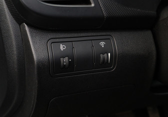 Подержанный автомобиль Hyundai Solaris Sedan 2013 года (16 фото)