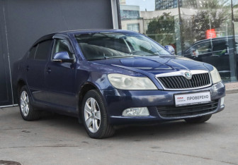 Подержанный автомобиль Skoda Octavia Liftback 2008 года (3 фото)