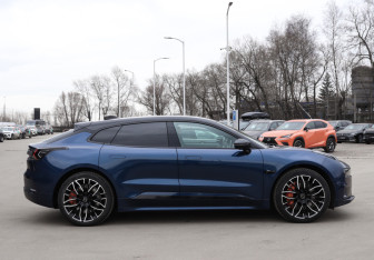 Подержанный автомобиль Zeekr 001 2023 года (4 фото)