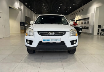 Подержанный автомобиль Kia Sportage 2010 года (2 фото)