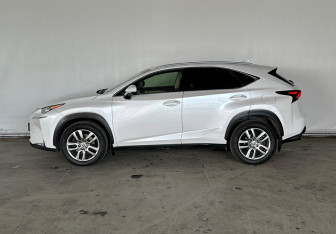 Подержанный автомобиль Lexus NX 2015 года (8 фото)