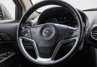 Подержанный автомобиль Opel Antara 2014 года (15 фото)