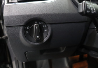 Подержанный автомобиль Skoda Octavia Liftback 2016 года (12 фото)