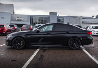 Подержанный автомобиль BMW M5 Sedan 2020 года (12 фото)