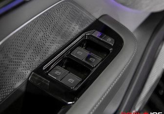 Подержанный автомобиль Zeekr 001 2023 года (22 фото)