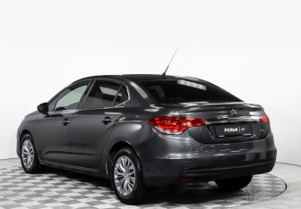 Подержанный автомобиль Citroen C4 Sedan 2013 года (5 фото)
