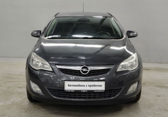 Подержанный автомобиль Opel Astra Hatchback 2011 года (2 фото)