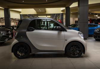 Подержанный автомобиль Smart Fortwo Hatchback 2018 года (6 фото)