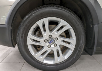 Подержанный автомобиль Volvo XC70 2014 года (18 фото)
