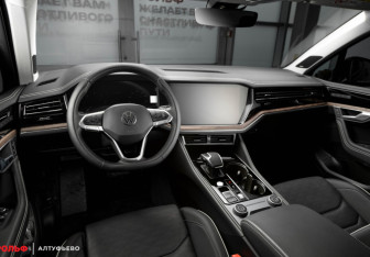 Новый Volkswagen Touareg 2025 (12 фото)