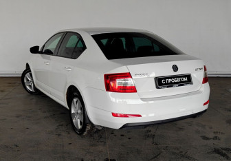 Подержанный автомобиль Skoda Octavia Liftback 2014 года (4 фото)
