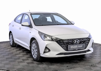 Подержанный автомобиль Hyundai Solaris Sedan 2021 года (3 фото)