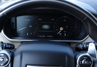 Подержанный автомобиль Land Rover Range Rover Sport 2015 года (11 фото)
