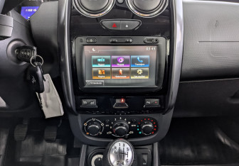 Подержанный автомобиль Renault Duster 2018 года (17 фото)