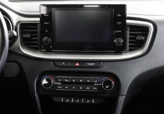 Подержанный автомобиль Kia Ceed Hatchback 2020 года (8 фото)