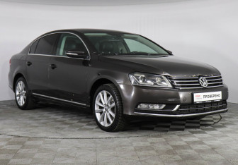 Подержанный автомобиль Volkswagen Passat Sedan 2013 года (3 фото)