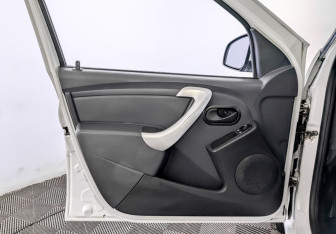 Подержанный автомобиль LADA (ВАЗ) Largus Wagon 2021 года (19 фото)