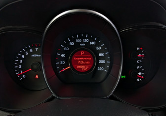 Подержанный автомобиль Kia Rio Hatchback 2017 года (13 фото)