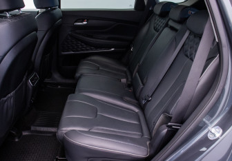 Подержанный автомобиль Hyundai Santa Fe 2021 года (11 фото)