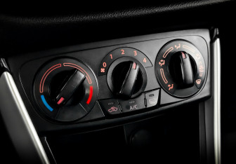 Подержанный автомобиль Suzuki SX4 Hatchback 2013 года (25 фото)