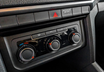 Подержанный автомобиль Volkswagen Amarok 2018 года (25 фото)