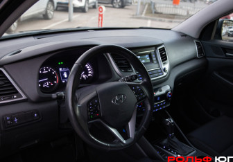Подержанный автомобиль Hyundai Tucson 2015 года (10 фото)