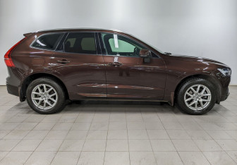 Подержанный автомобиль Volvo XC60 2019 года (4 фото)