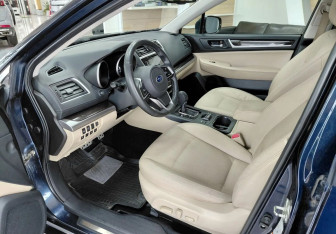 Подержанный автомобиль Subaru Legacy Sedan 2018 года (11 фото)