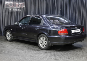 Подержанный автомобиль Hyundai Sonata 2008 года (7 фото)
