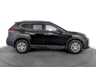 Подержанный автомобиль Nissan X-Trail 2021 года (4 фото)