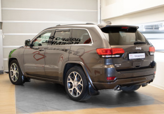 Подержанный автомобиль Jeep Grand Cherokee 2019 года (6 фото)