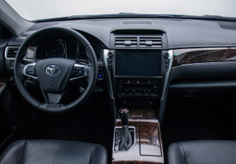 Подержанный автомобиль Toyota Camry Sedan 2018 года (13 фото)