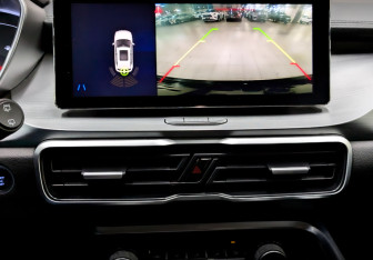 Подержанный автомобиль Geely Coolray 2022 года (25 фото)