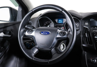 Подержанный автомобиль Ford Focus Wagon 2012 года (13 фото)